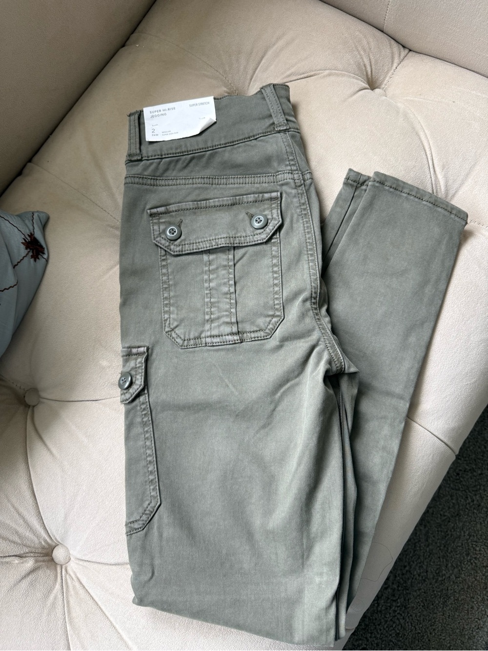 American Eagle Outfitters Straight Leg Cargo Pants in Olive